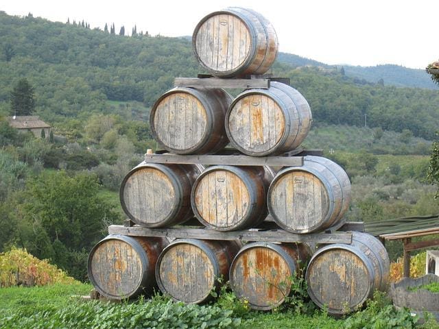 Chianti vin lagret i vintønder